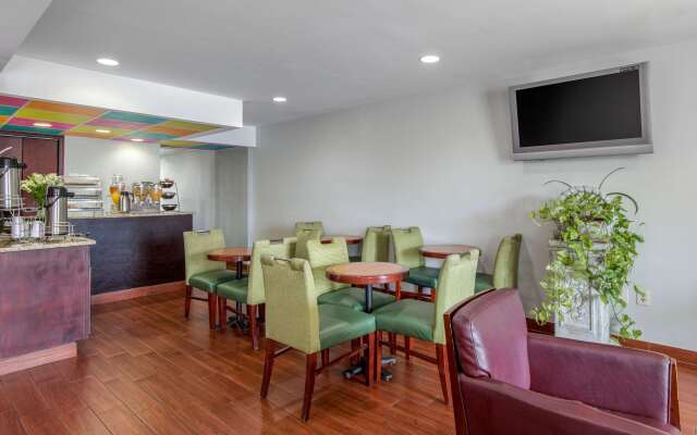 Econo Lodge Aiken Central