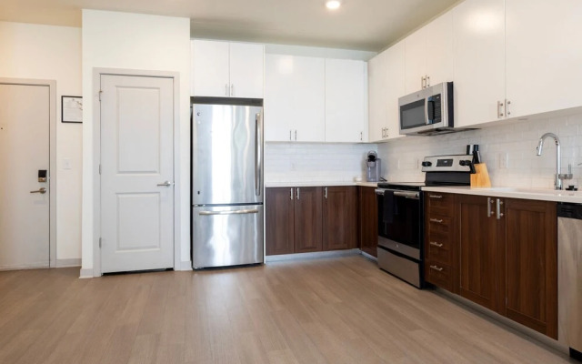 Stunning Nulu 1BR Cozysuites 06