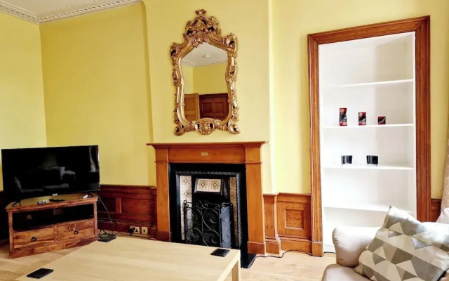 Gardner's Crescent City Apartment