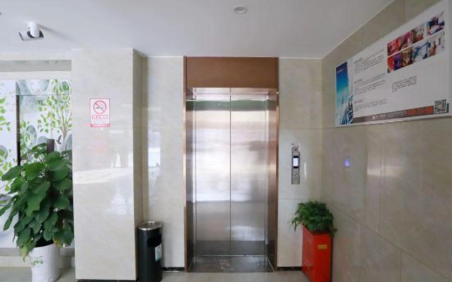 SET Chain Hotel (Xiangyang Qiaoying Yunxing Road)