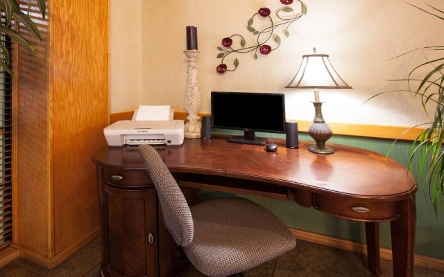 Days Inn by Wyndham Clinton