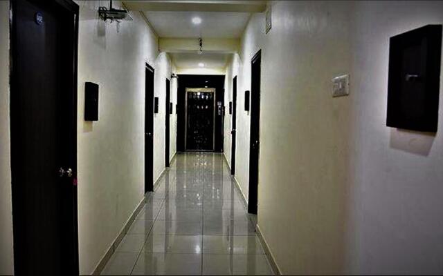 FabHotel Eminent Suites