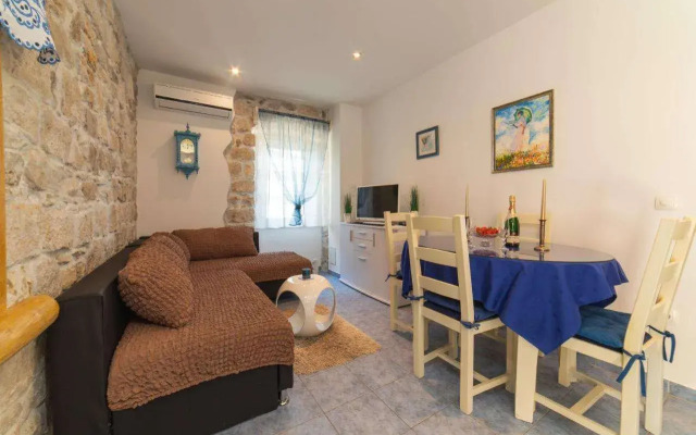 Apartments Mira