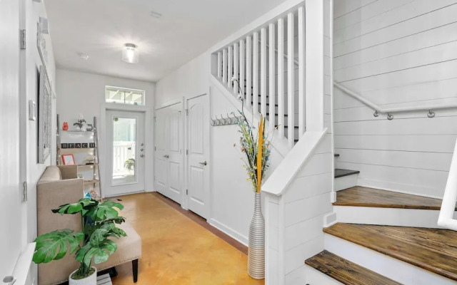 Dauphin Beach House 3 Bedroom & Pool