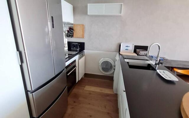 Appartement Le Brusc, 2 pièces, 4 personnes - FR-1-316-258