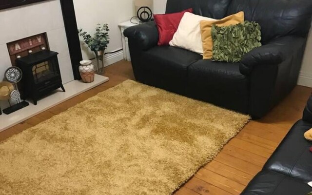 Cosy Urban 3-bedroom Terraced House in Derry
