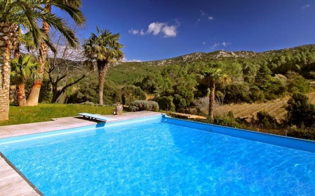 Château Haut Gléon. Gites