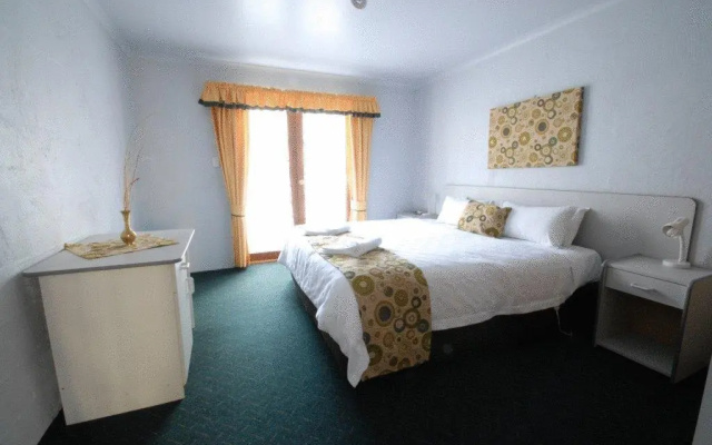 Alanvale Apartments & Motor Inn