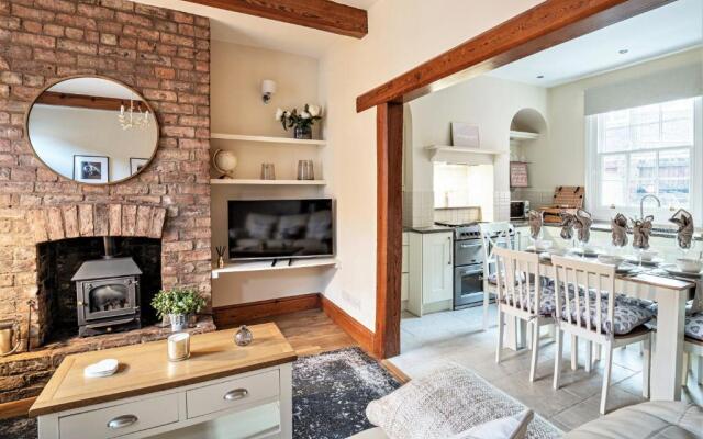 The Cottage in Chester, Sleeps 6 with FREE Parking