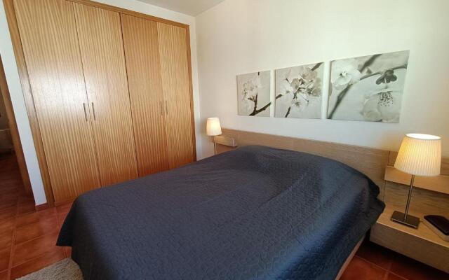 Quinta Gomeira by Amandio Batista