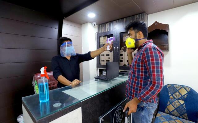 Perfect Stayz Dwarkesh - Hotel Near Haridwar Railway station