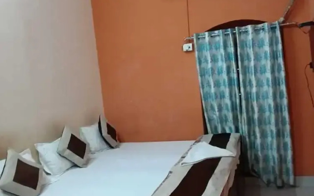 OYO 70117 Shivanand Hotel