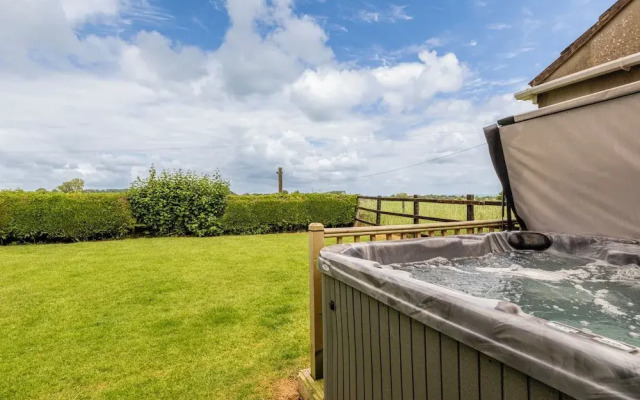 Gorgeous Rural 4BD Farm With Hot Tub