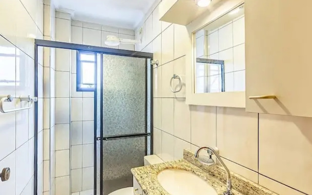 Apto em Mongaguá Prédio frente mar