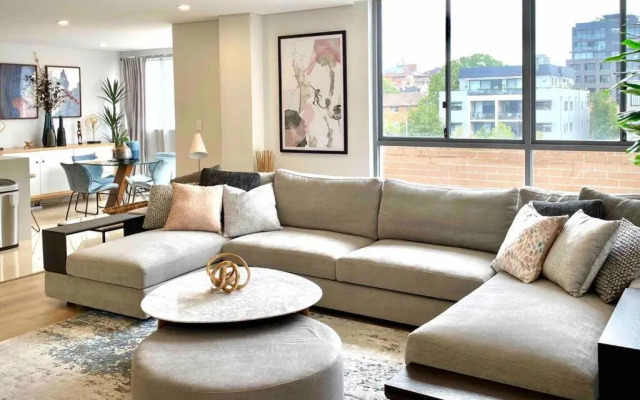 Crows Nest - Executive Penthouse - 3 Bedroom- 5km to City