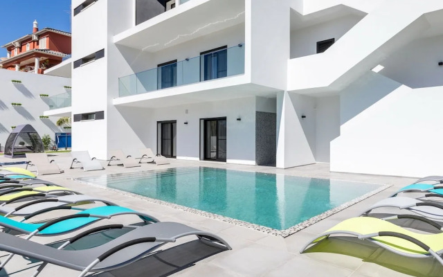 Luxury 47 - Deluxe Villa