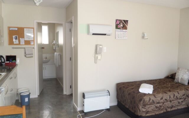Aden Motel
