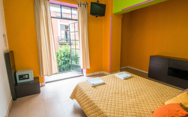 Hostal Amigo Suites