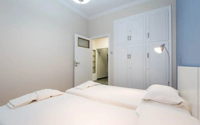 Three Bedrooms Apartment Under Acropolis