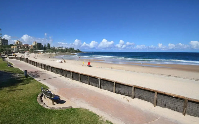 Levuka Unit 12, 14 Moreton Pde
