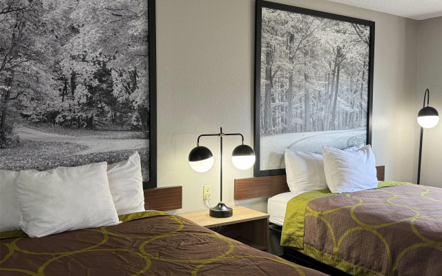 Super 8 by Wyndham Evansville East