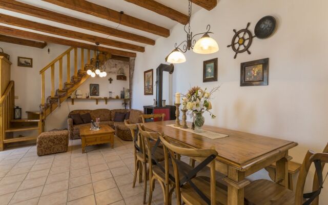 Rustic Villa Mala