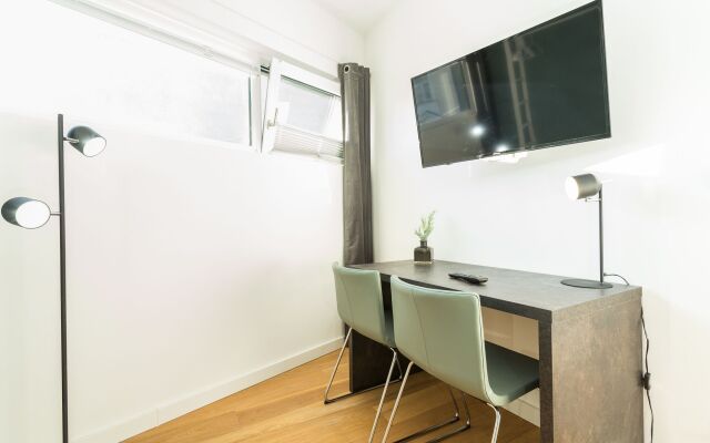 Room 4 & 5 Apartments