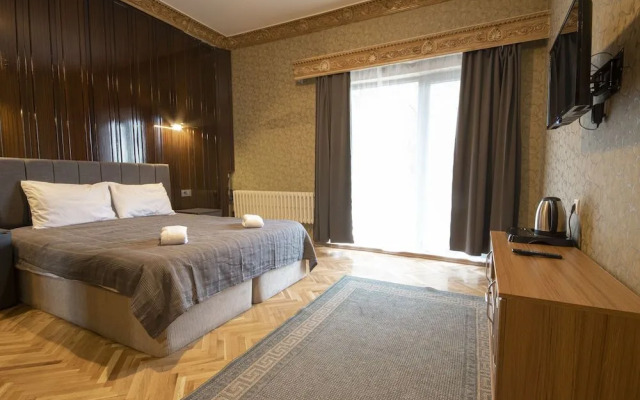 Ares Business Suit Hotel