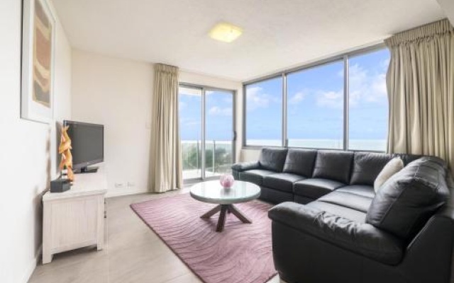 Pacific Towers Unit 4, 19 Ormonde Tce Kings Beach – Guest Rooms – Kings Beach