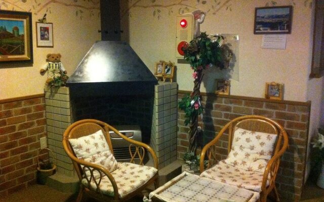 Pension Country Born