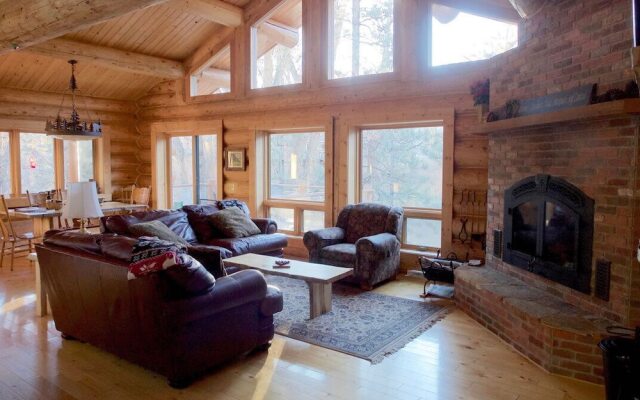 Cliffs & Stream Log Cabin