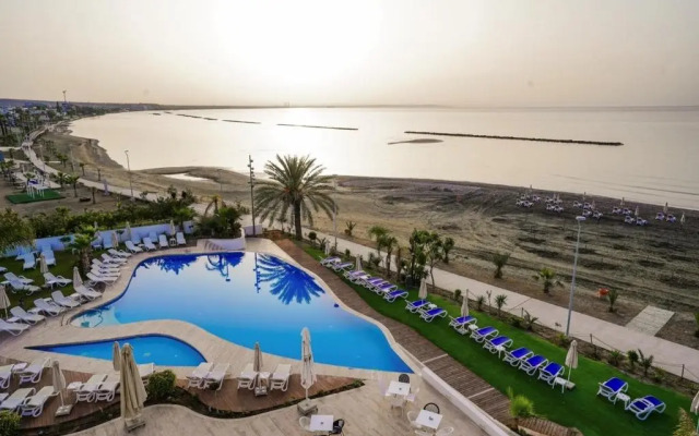 Lenios Beach Hotel