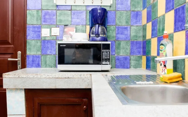 Odza, Modern Apartment, 3 Bedrooms, Private Parking