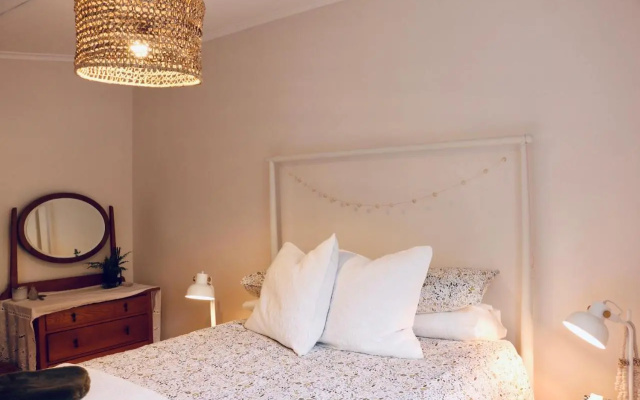 Historic Clyde cottage guest house – Guest Rooms – Clyde