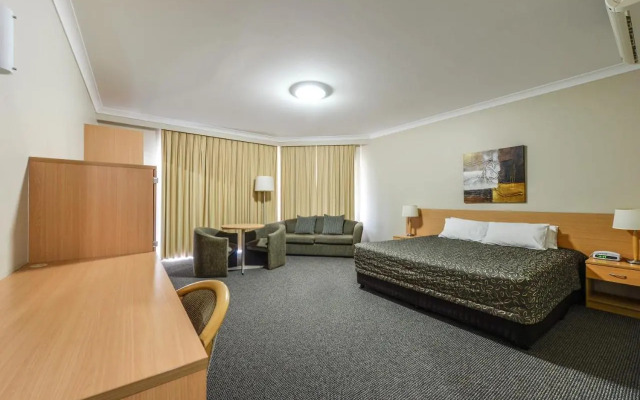 Golden Guitar Motor Inn