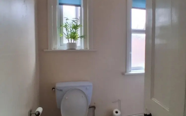 Serene Southampton Apartment With 3 Bedrooms