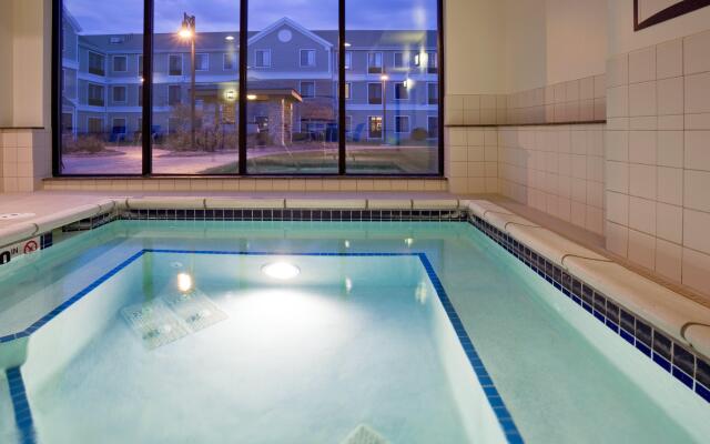 Staybridge Suites Milwaukee West-Oconomowoc, an IHG Hotel