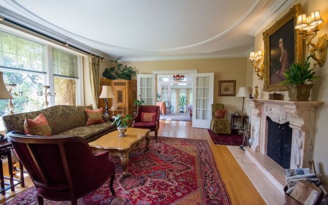 Villa Marco Polo Bed and Breakfast Inn