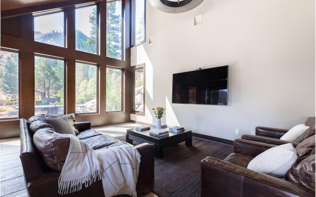 Bronson by AvantStay | Sleeps 17! On the Slopes! Squaw Valley w/Hot Tub&Fire Pit
