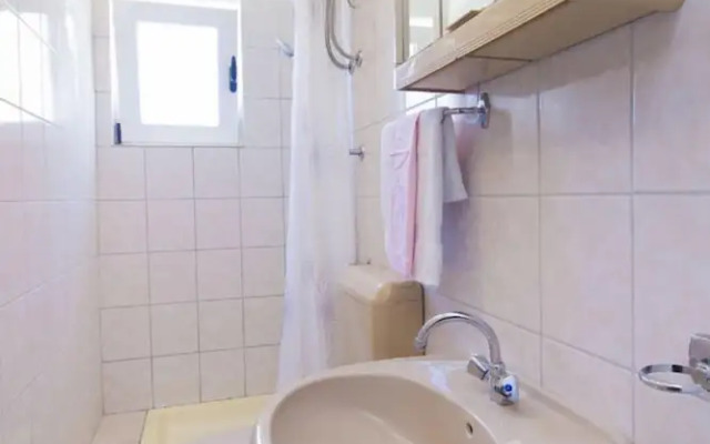 Vince - Free Parking - A1 Žuti