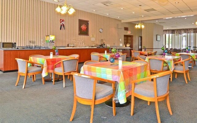 Red Carpet Inn & Suites