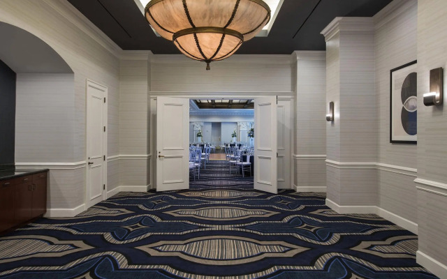 Notary hotel