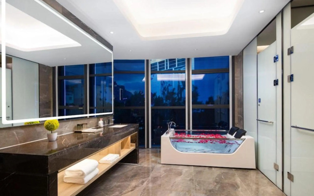 Shenzhen Naive S Hotel (Xili Metro Station Store)
