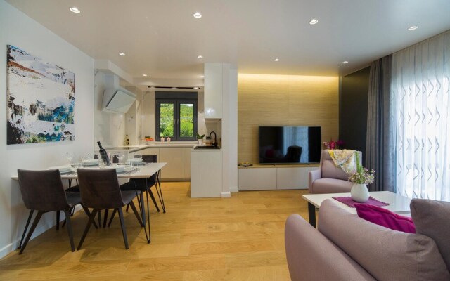 Amazing Apartment in Promajna With Wifi and 2 Bedrooms