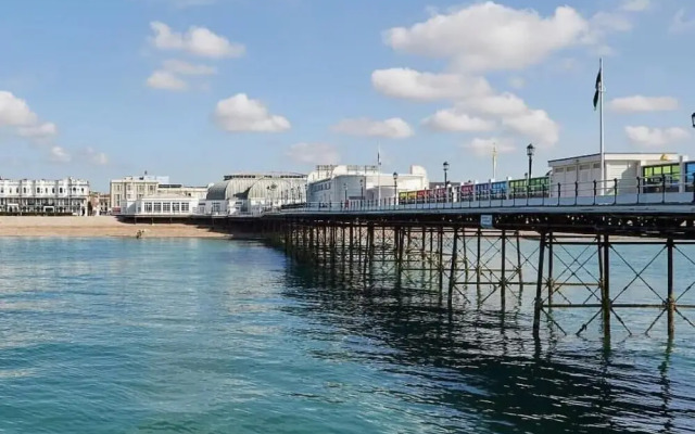 Beautiful 2BD Coastal Hideaway Central Worthing