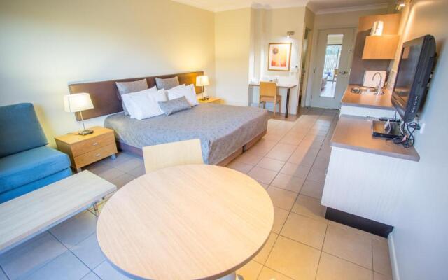 Spinifex Motel & Serviced Apartments