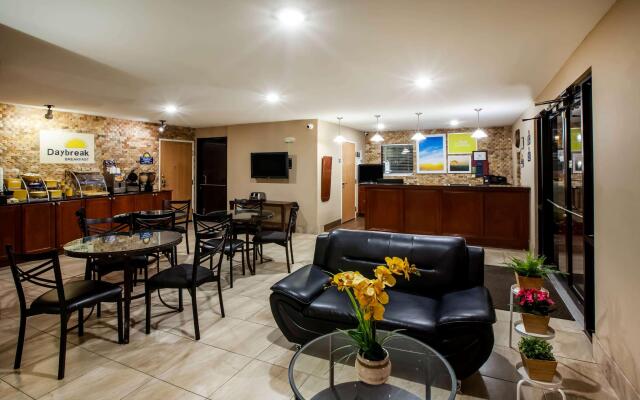 Days Inn by Wyndham Sulphur LA
