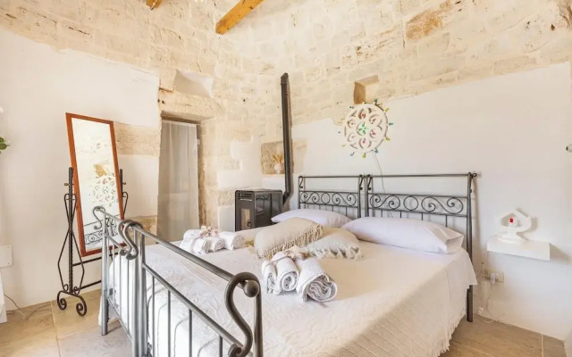 4023 Trullo Domi by Perle di Puglia
