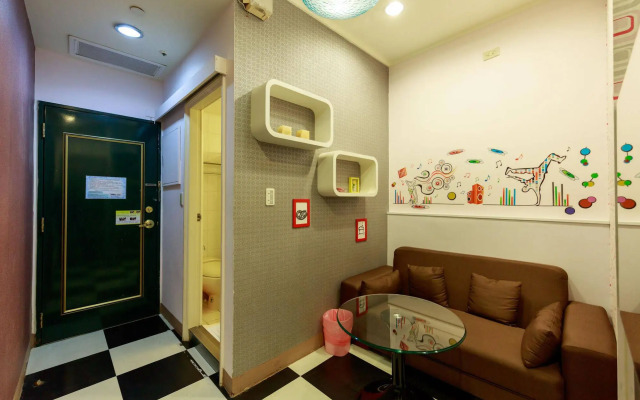 85 Traveler Holiday Service Apartment