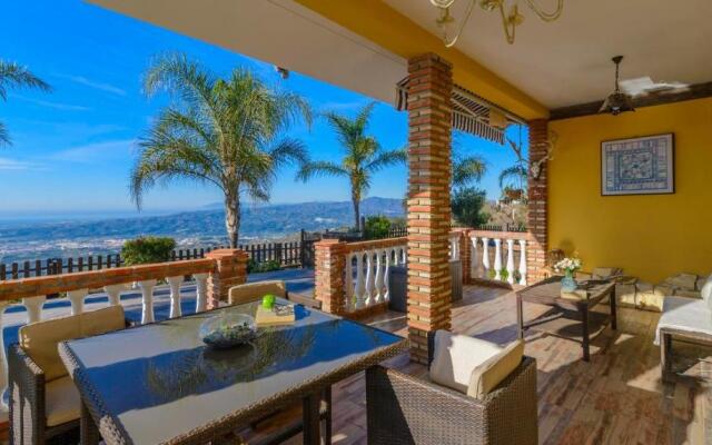 Villa Paraiso Arenas by Ruralidays